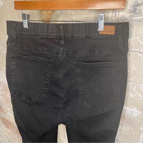 Judy Blue 14W black skinny jeggings, jeans, washed black pull on style - Picture 5 of 6